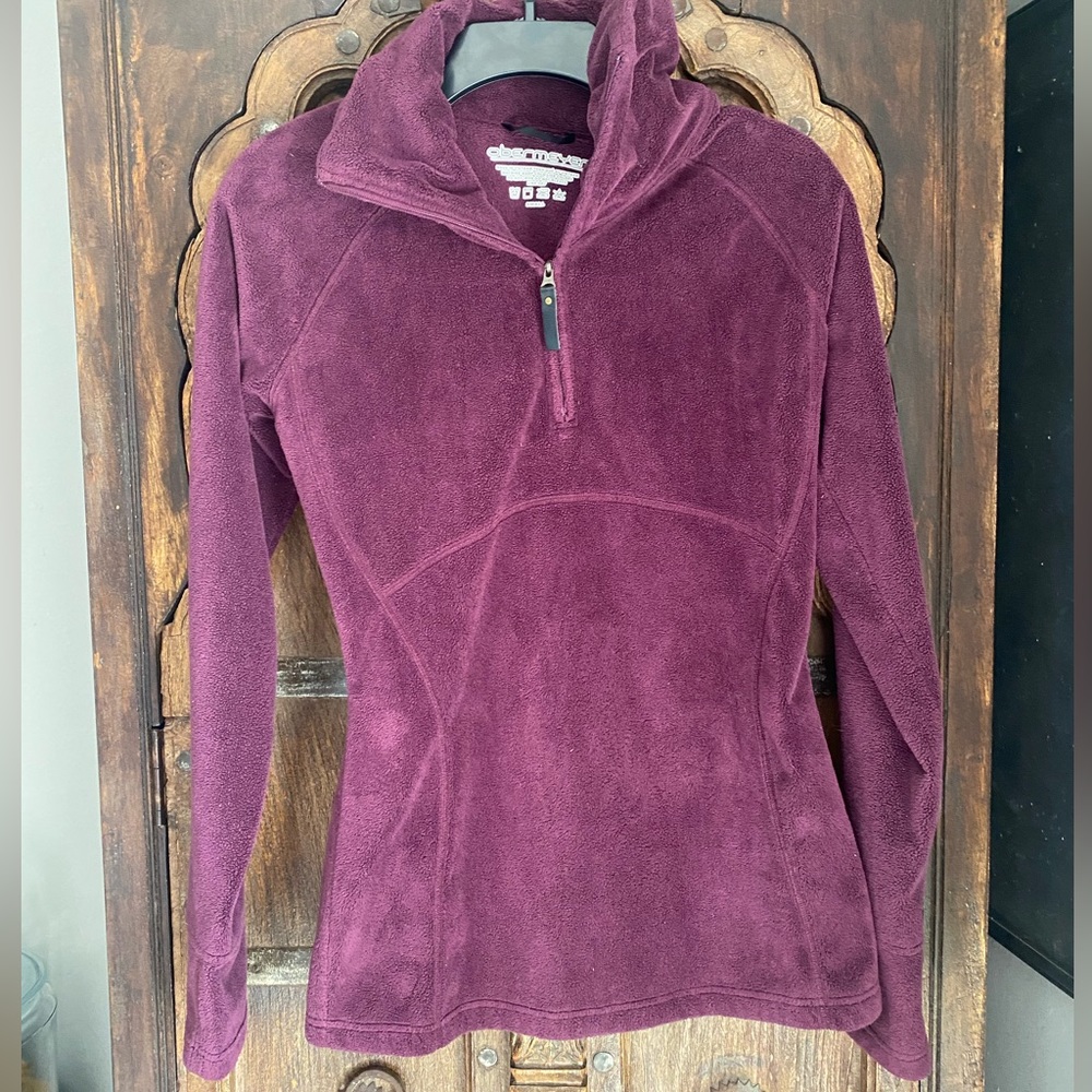 Obermeyer plum zip neck fleece for ski snowboarding winter weather 🎿❄️🏂⛄️